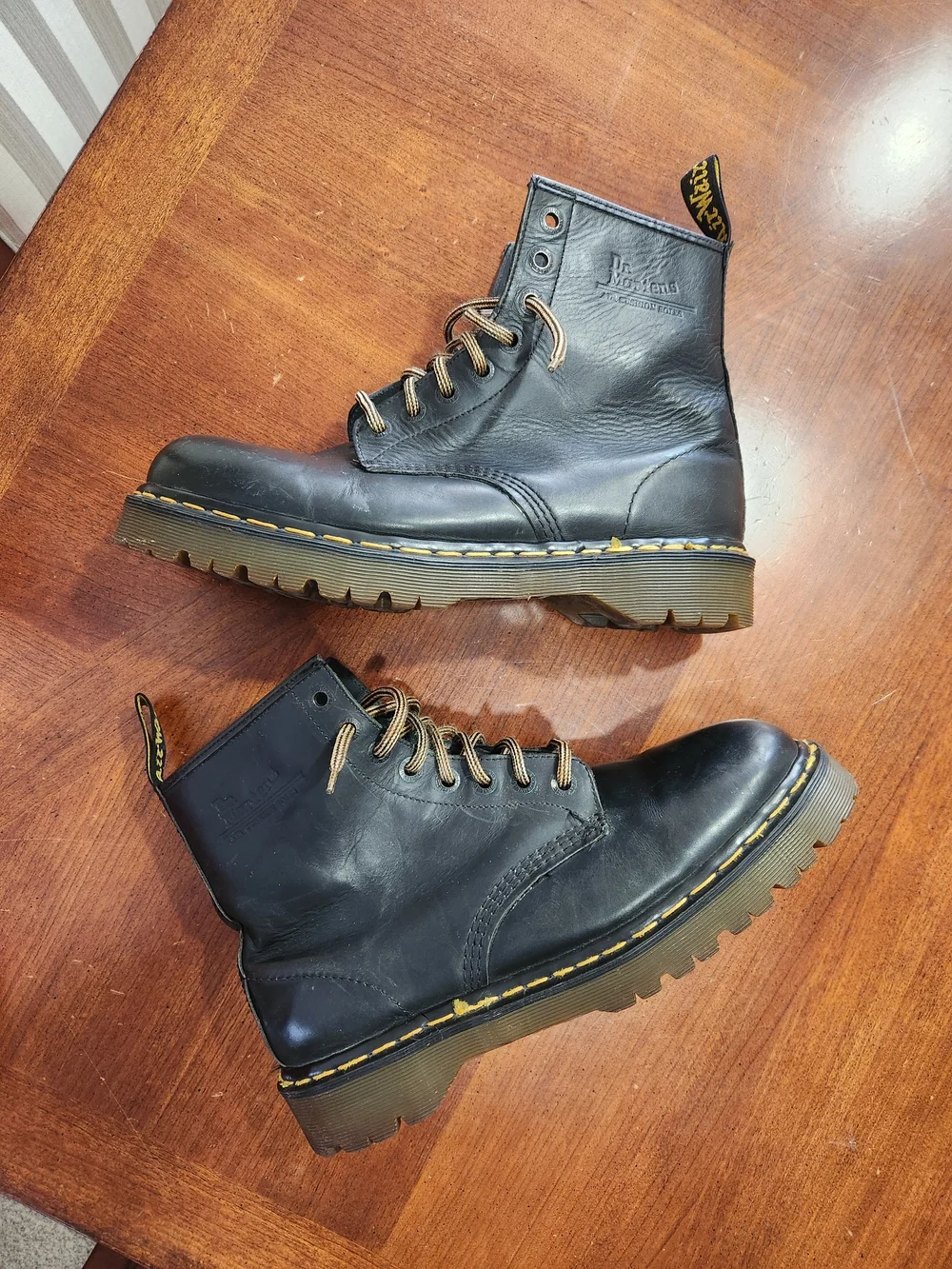Vintage Dr. Martens Black Leather Lace-Up Boot Yellow Stitching Size 11 Men Used - Picture 6 of 11